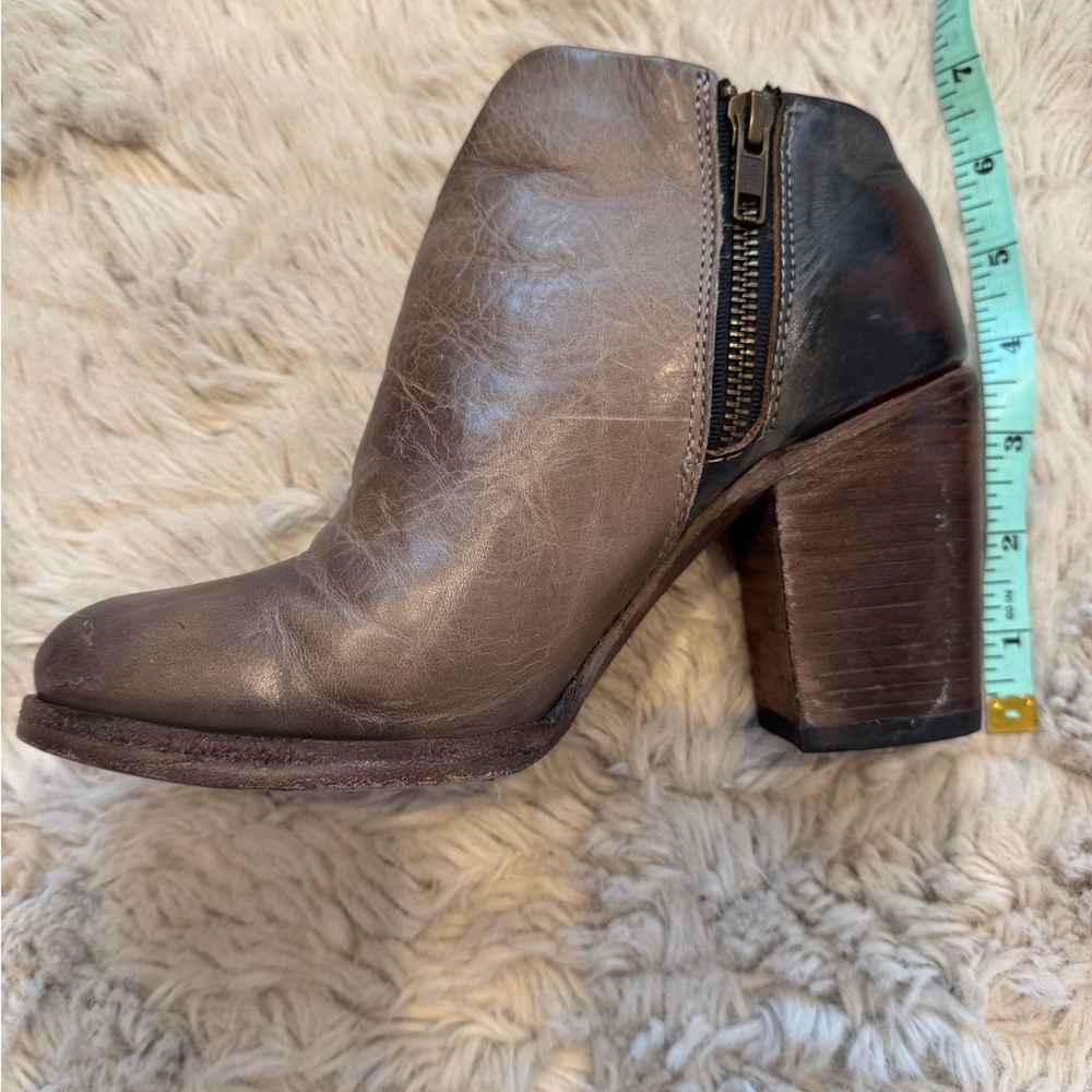 Freebird by Steven Darius Bootie, Size 6 - Picture 3 of 5